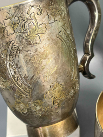 Крупная кружка из латуни с серебрением. Индия. Именная надпись и монограмма. Картинка 6